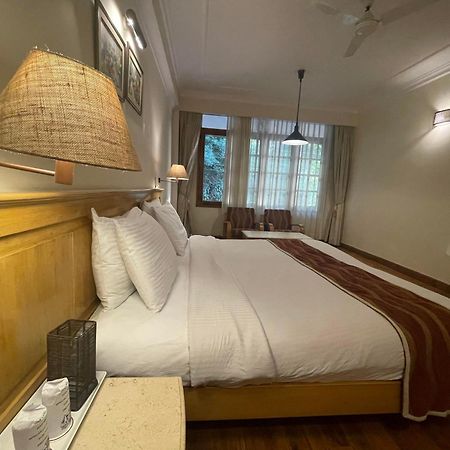 Hotel Willow Banks - Boutique 4 Star Hotel On The Mall Road Shimla Exterior photo