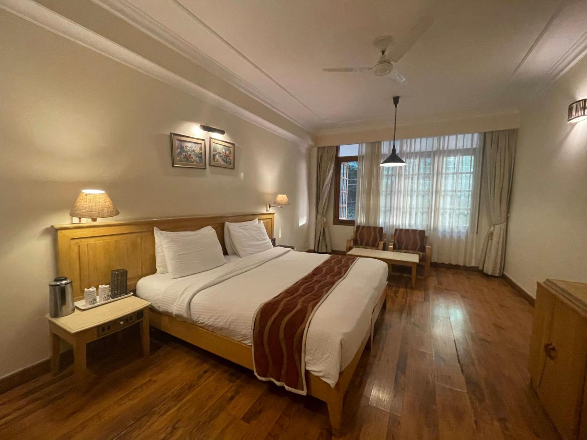 Hotel Willow Banks - Boutique 4 Star Hotel On The Mall Road Shimla Exterior photo