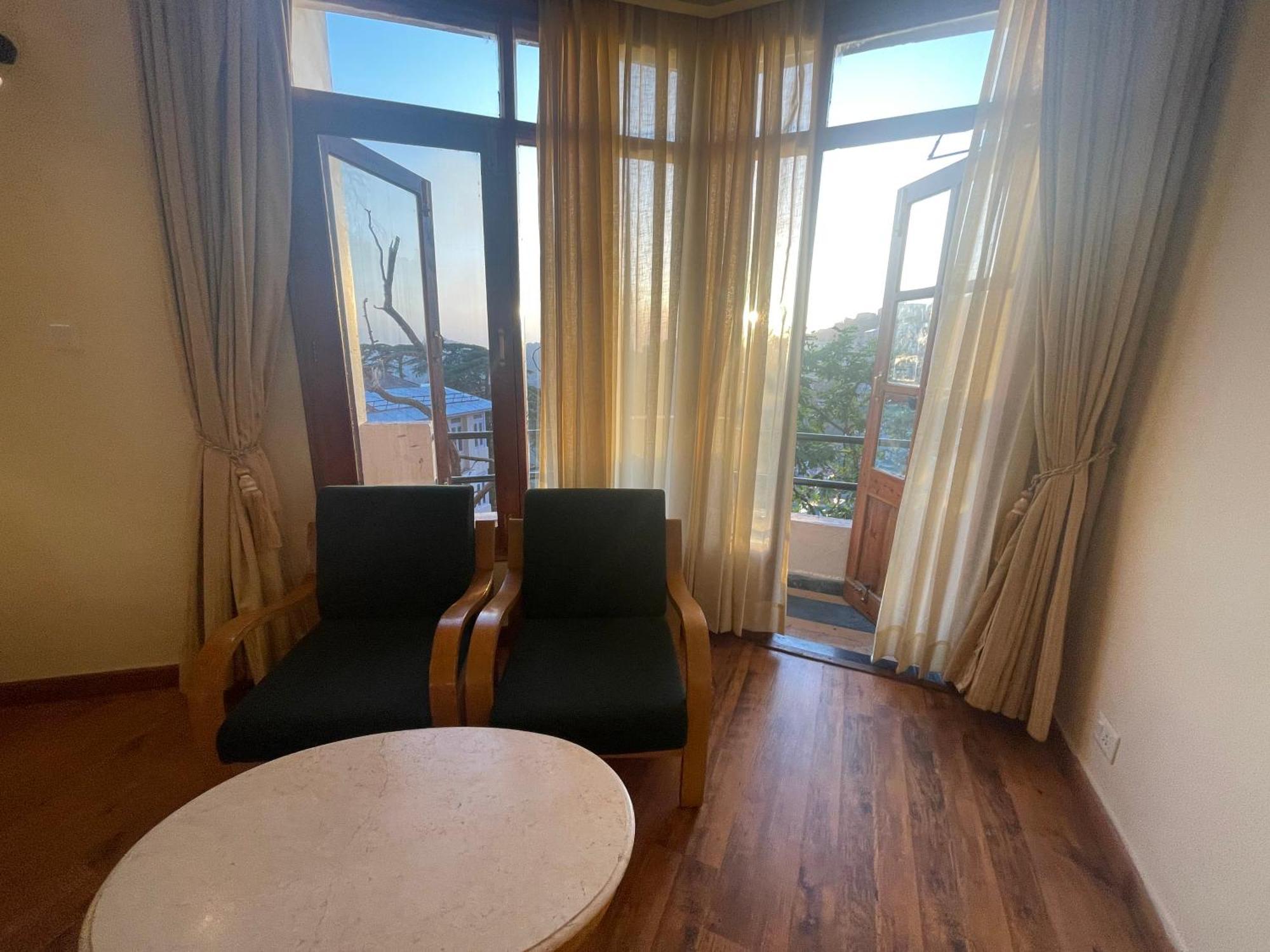 Hotel Willow Banks - Boutique 4 Star Hotel On The Mall Road Shimla Exterior photo